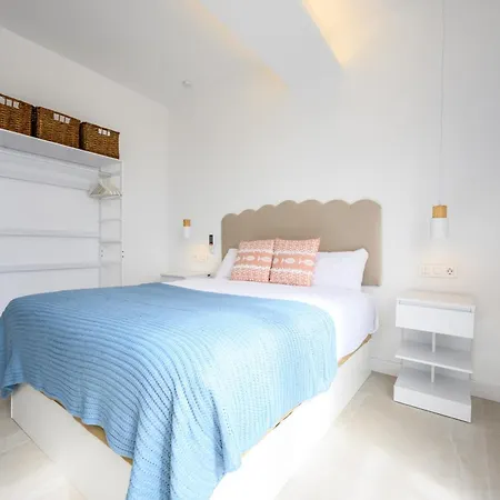 La Paz By 10tosea Fuengirola