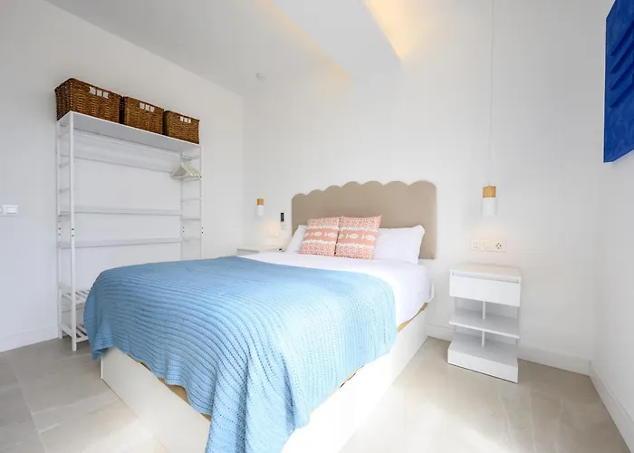 La Paz By 10tosea Fuengirola