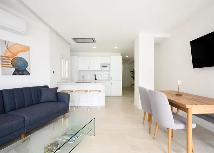 La Paz By 10tosea * Fuengirola